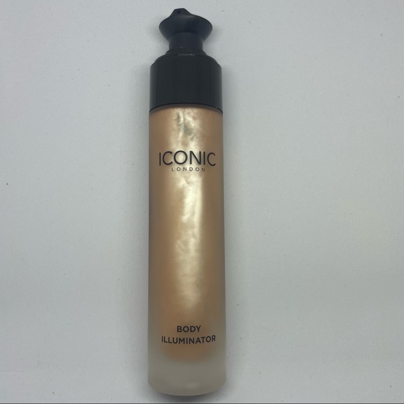 Iconic London Body Illuminator - all-over body shimmer - Picture 3 of 5